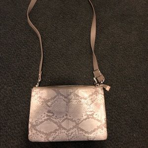 Thirty One gifts gator print cross body bag